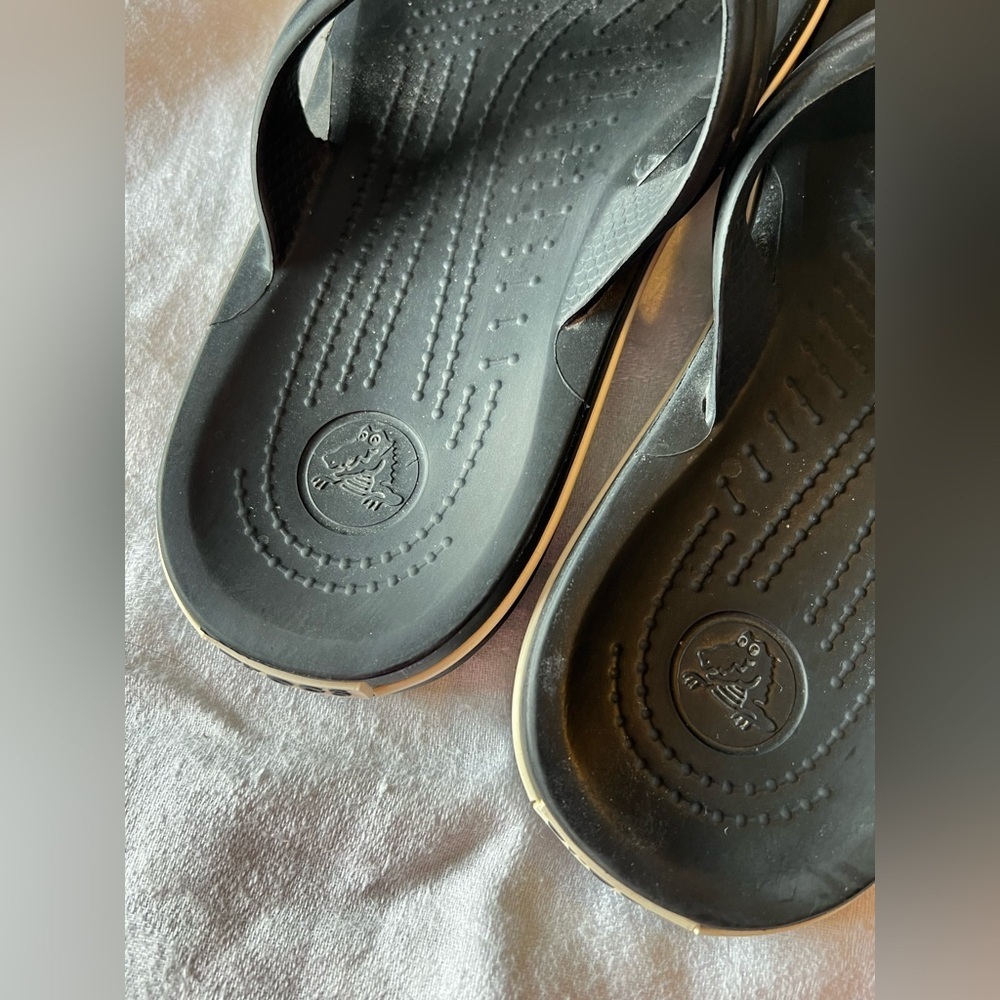 CROCS Black Sole Footwear woman’s 7 men’s 5. - Picture 5 of 7